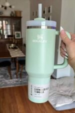 Stanley Quencher H2.0 FlowState™ Tumbler | 40oz Pistachio - Image 2