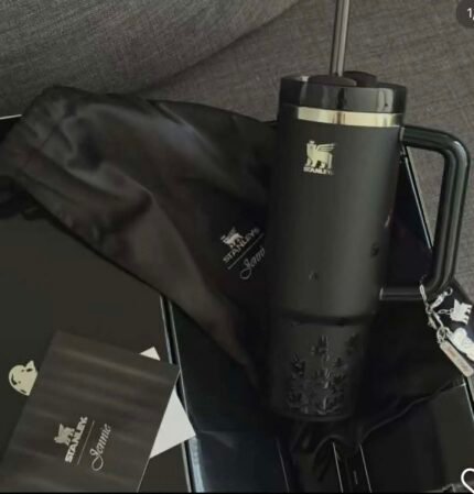 Stanley x Jennie Limited Edition Quencher H2.0 FlowState™ Tumbler – 40oz Midnight Black