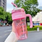 Simple 920ml Vertical Stripe Water Bottle with Straw & Handle – BPA-Free Aesthetic Tumbler - Image 4