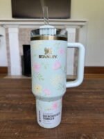 The Stanley Quencher H2.0 FlowState™ Tumbler (40 oz) – Limited Edition Spring Blossoms - Image 3