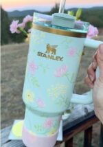 The Stanley Quencher H2.0 FlowState™ Tumbler (40 oz) – Limited Edition Spring Blossoms - Image 5