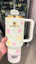 The Stanley Quencher H2.0 FlowState™ Tumbler (40 oz) – Limited Edition Spring Blossoms - Image 7