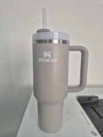 Stanley Quencher H2.0 FlowStat Tumbler – 40 oz (Charcoal Grey) - Image 2