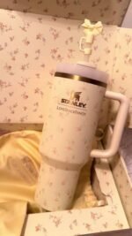 Stanley x LoveShackFancy wildflower meadow 40oz tumbler with gift box - Image 5