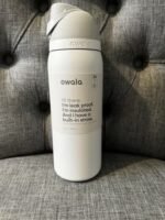 Owala FreeSip 32oz Insulated Stainless Steel Water Bottle – Shy Marshmallow - Image 3